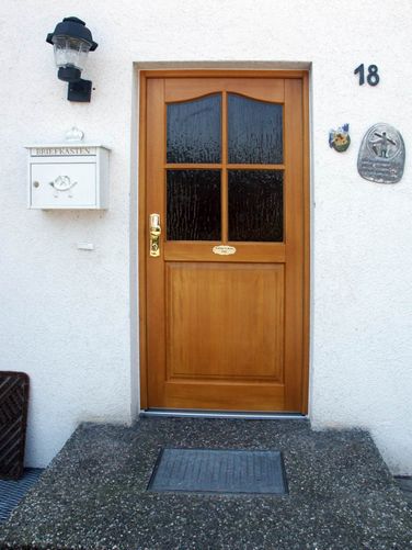 Schreinerei Ackermann Philipp Vesenmeier GmbH in Schopfheim - Haustür Kiefer Karnies