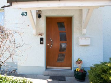 Schreinerei Ackermann Philipp Vesenmeier GmbH in Schopfheim - Haustür Eiche Ausschnitt Bogen