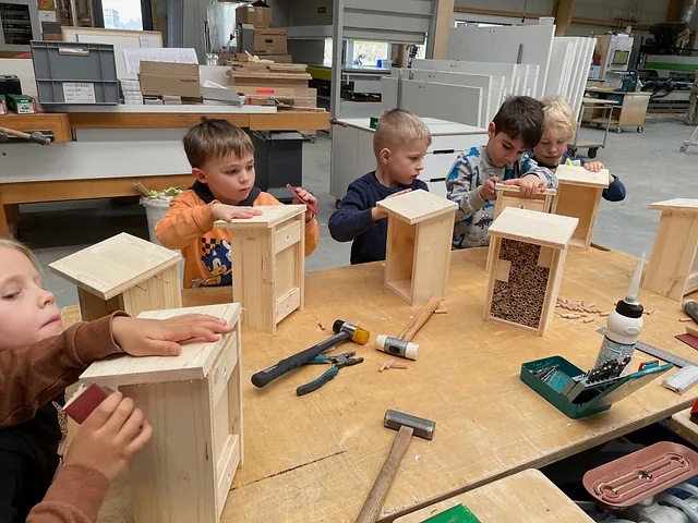 Kindergarten Zell zu Besuch in der Schreinerei 3